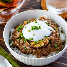 スプーンが止まらない!濃厚ボロネーゼ丼
