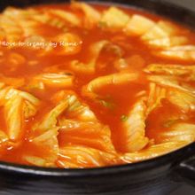 トマト缶詰deコラーゲンン韓国風トマト鍋
