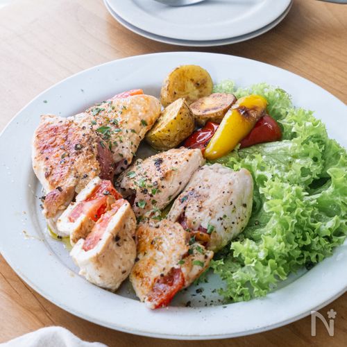驚くほどしっとり!鶏むねとトマトのソテー|ジュワッと溢れる♪