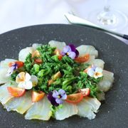 白ワインにぴったり！真鯛とわさび菜のカルパッチョ