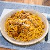 ゆで卵がポイント「残った煮込みハンバーグでデミパスタ」