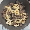 お助け！あと一品に【れんこんとこんにゃくの甘辛炒め】の工程3