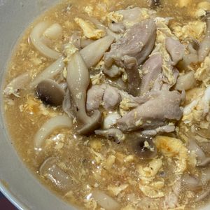 すみれの作ってみた!投稿(汁まで飲み干す美味しさ♡『鶏ときのこのかきたまうどん』)