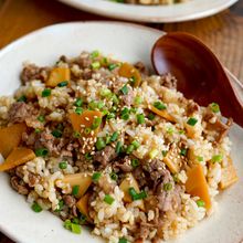 【筍と牛肉の中華風混ぜご飯】生姜香る♪お弁当にもぴったり◎