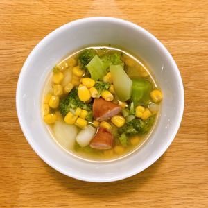 ちちうえ@料理に目覚めたパパ🥹の作ってみた!投稿(【即席ポトフ風スープ】１０分かからない♡包丁まな板不要！)