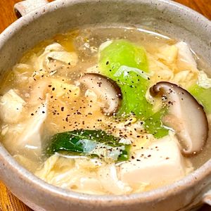 michuの作ってみた!投稿(【小松菜ときのこと豆腐の卵スープ】栄養満点◎じんわり染みる♡)