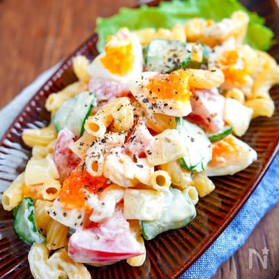 【トマトときゅうりの卵マカロ二サラダ】やみつき濃厚チーズ♬︎