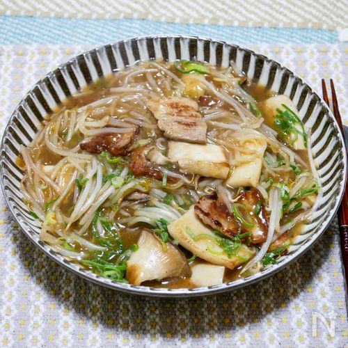 豚肉とエリンギ、もやしのとろ〜りピリ辛炒め