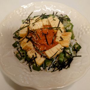 にゃんこさん🐱の作ってみた!投稿(時短レシピ♪サーモンとおくら山芋のねばねば丼)