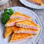 簡単おつまみ♩油揚げの鶏マヨハムチーズ焼き
