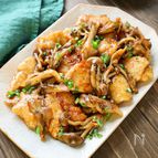 【鶏むね肉ときのこのガリバタソテー】ご飯がどんどん進む✨