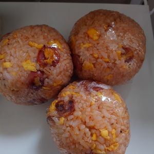 Yukkの作ってみた!投稿(子どもが大好き【オムライス風おにぎり】)
