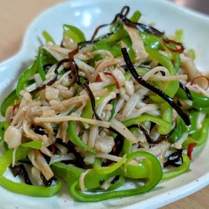まゆのの作ってみた!投稿(ピーマンとえのきの《塩昆布♡ペペロンチーノ》)