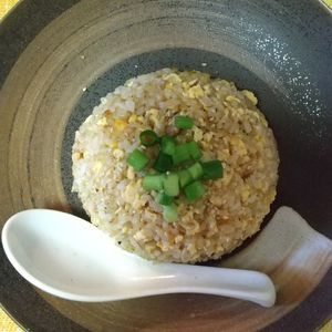 チョロリスの作ってみた!投稿(結局シンプルが旨いわ！ってなります。『ツナたま黄金炒飯』)