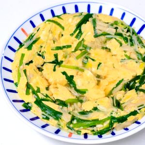 まゆの作ってみた!投稿(ニラとえのきの卵とじ♩麺つゆで簡単！5分でできるお手軽おかず)