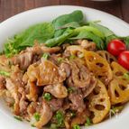 【ご飯が進む王道甘辛】豚こま肉とれんこんのパパっと照り炒め