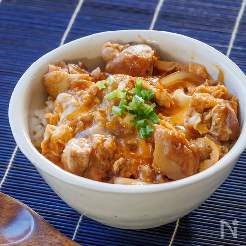 焼き香りたつ、極みとろ〜り親子丼！