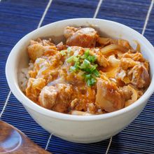 焼き香りたつ、極みとろ〜り親子丼!