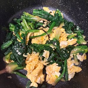 おかか昆布🍙の作ってみた!投稿(【 ほうれん草の塩こんぶバター卵炒め】この味美味しい♡)