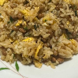 1026012の作ってみた!投稿(【わが家の定番♪】にんにく醤油の納豆チャーハン☆やみつき飯)