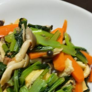マルグリートの作ってみた!投稿(小松菜ならこれ！【小松菜と油揚げのおかか炒め】)