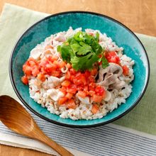 【酸味で整う】 豚しゃぶとトマトの梅だれエスニックごはん