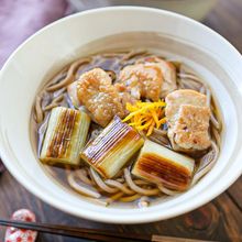 【簡単にできる！旨みたっぷり♡鶏南蛮そば】年越しにも！