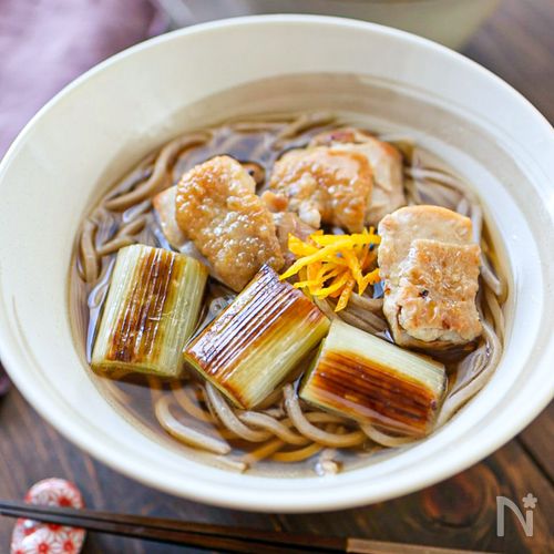 【簡単にできる！旨みたっぷり♡鶏南蛮そば】年越しにも！