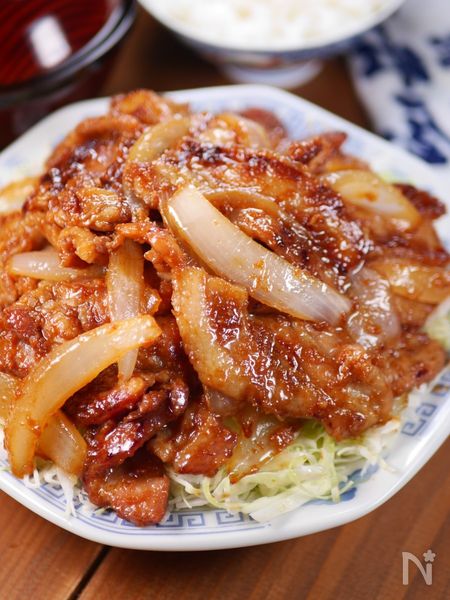 行列のできる定食屋さんの😋豚の味噌漬け焼き定食🤩🍚