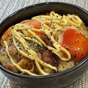 楽ラク手抜キッチン🐶🐾の作ってみた!投稿(【究極ズボラ丼】包丁なし！5分でできる『ハムチーズエッグ丼』)