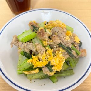 Tsuneaki Okadaの作ってみた!投稿(【豚肉と小松菜のふわたま炒め】炒めて簡単美味しい♡節約レシピ)