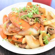 ご飯にのせても♪豚肉と根菜の甘辛炒め