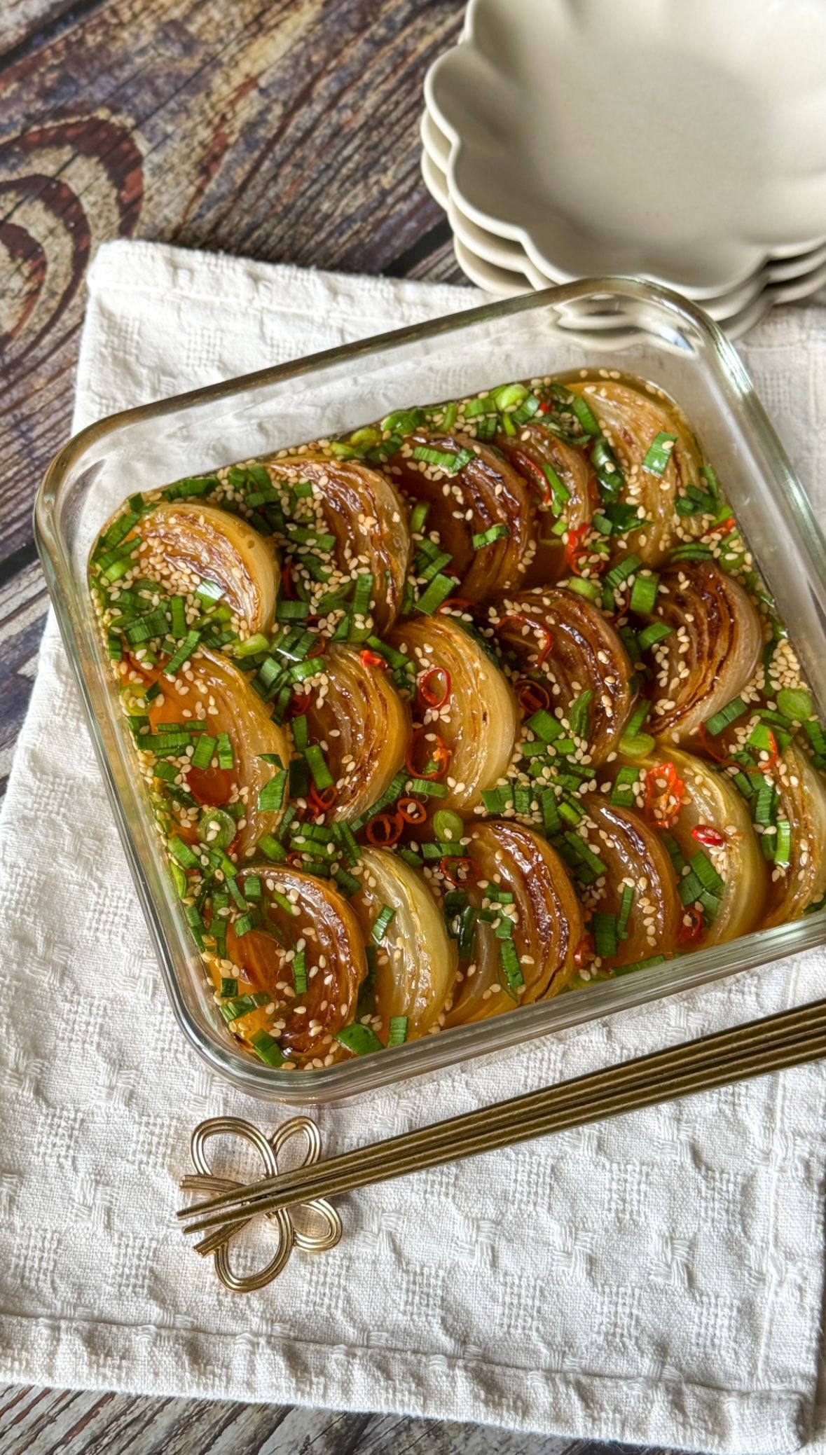 新玉ねぎの白だしニラ漬け | レシピサイトNadia