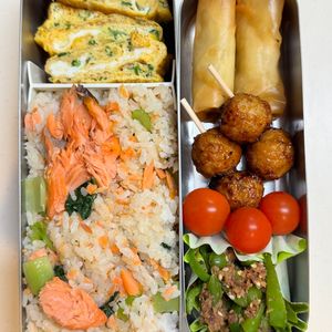 Tsuneaki Okadaの作ってみた!投稿(焼き鮭と春菊の混ぜごはん！)