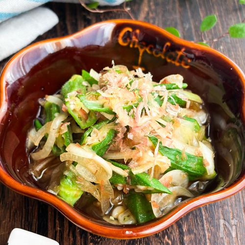 【簡単副菜】オクラと玉ねぎのニンニク白だし和え