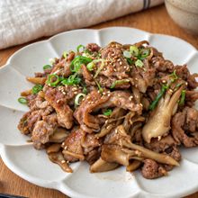 豚こまと舞茸の甘辛しぐれ煮【作り置きにも◎】