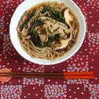 切り昆布と豚肉のコク旨そば