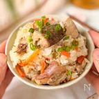 これ一杯で栄養チャージ✨お手軽【サバ缶の炊き込みご飯】