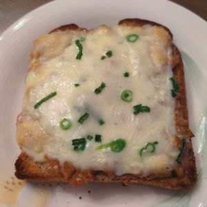たりおの作ってみた!投稿(【ひきわり納豆とチーズのトースト】やみつきトースト♪)