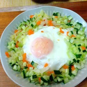 チョロリスの作ってみた!投稿(キャベツをもりもり食べれる『巣ごもり卵』ベーコン＆コーン入り)