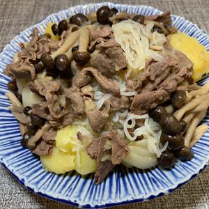 楽ラク手抜キッチン🐶🐾の作ってみた!投稿(こっくり♪しらたき入りしめじの肉じゃが)