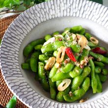 【やみつき】手は汚れても食べたい枝豆の中華風にんにく炒め