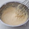 混ぜて焼くだけ！絹豆腐と米粉のふわふわパンケーキの工程3