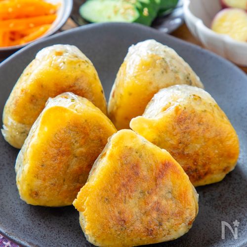 ライスペーパーで簡単!【まるで悪魔!のやみつき焼きおにぎり】