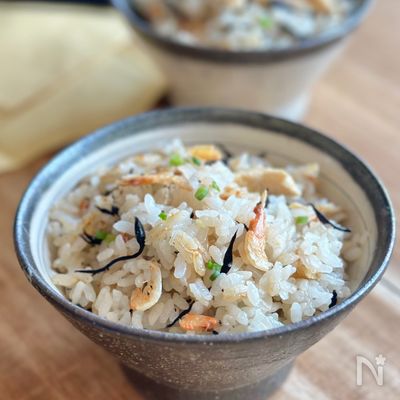 ひじきと桜えびの中華風炊き込みごはん【塩こうじで】