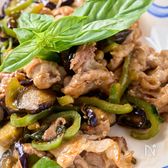 夏にぴったり！豚肉とナスとピーマンのアジアン炒め物