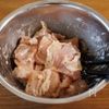 『鶏もも肉と秋野菜の甘酢炒め』たれが絡んでご飯が進む♫の工程1