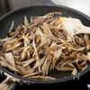 『牛肉とごぼうの甘辛炒め☆たっぷり薬味ねぎのせ』お弁当にも♪の工程2