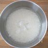 ひげごと！とうもろこしとベーコンの土鍋ごはんの下準備