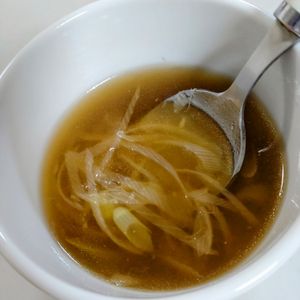 ゆみの作ってみた!投稿(10分で即出来【中華屋のラーメンスープ】炒飯と一緒に！)